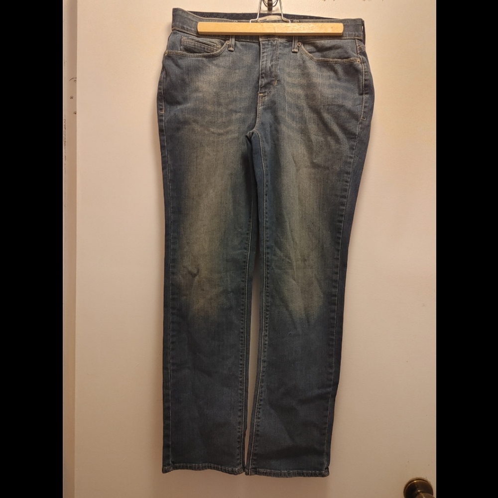 Levi's 525 Perfect Waist Straight Leg Jeans